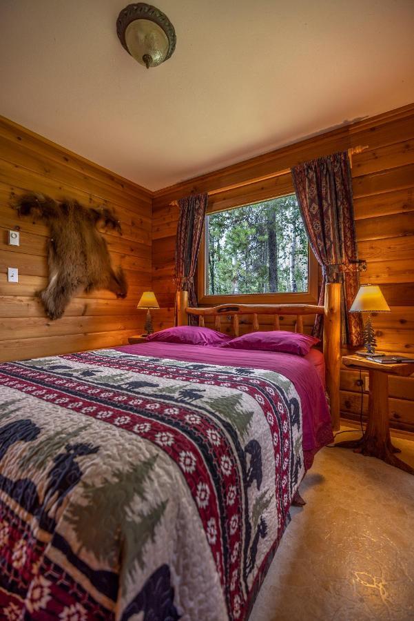 Mica Mountain Lodge & Log Cabins Tete Jaune Cache Bagian luar foto