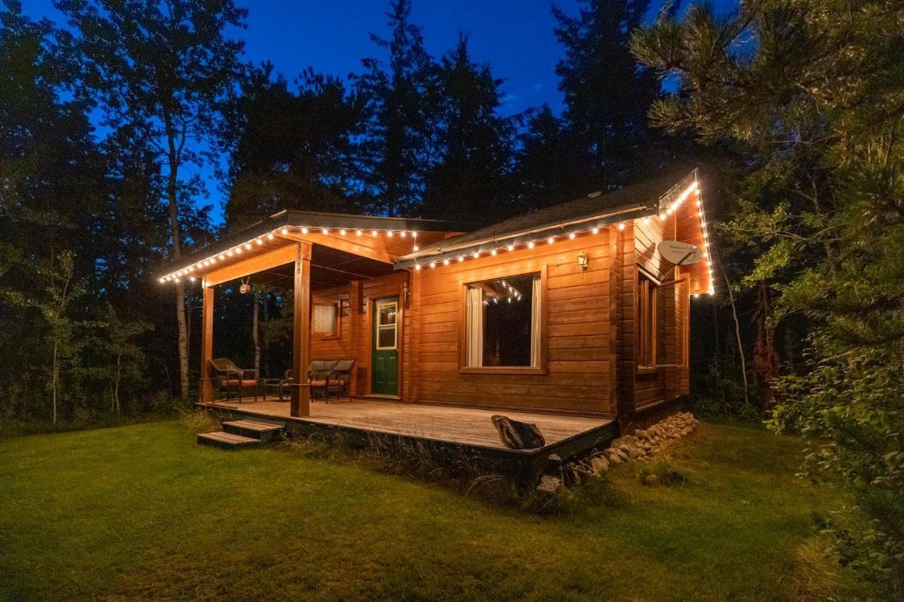 Mica Mountain Lodge & Log Cabins Tete Jaune Cache Bagian luar foto