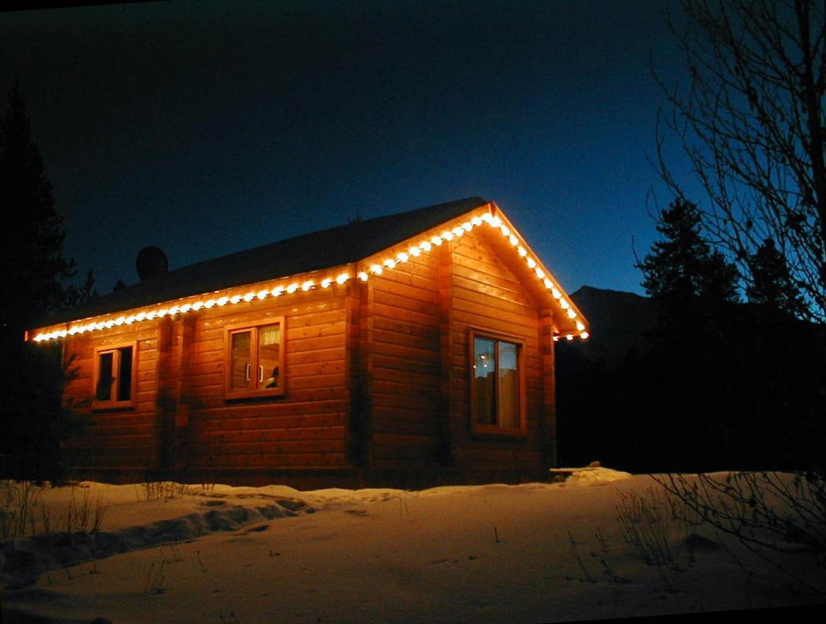Mica Mountain Lodge & Log Cabins Tete Jaune Cache Bagian luar foto