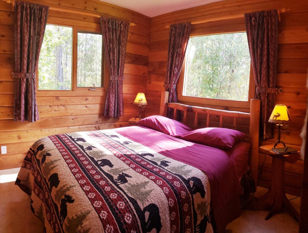 Mica Mountain Lodge & Log Cabins Tete Jaune Cache Bagian luar foto