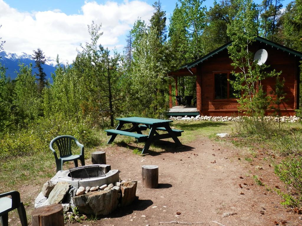 Mica Mountain Lodge & Log Cabins Tete Jaune Cache Bagian luar foto