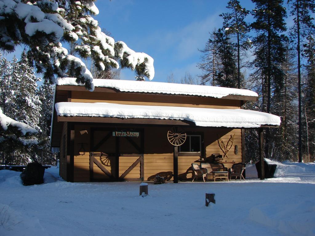 Mica Mountain Lodge & Log Cabins Tete Jaune Cache Bagian luar foto